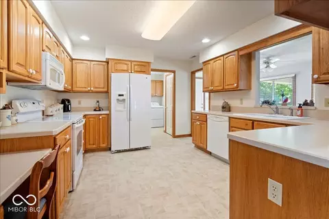 Kitchen - 109 Bay Ridge Dr, Pendleton, IN 46064 photo 3 of 6