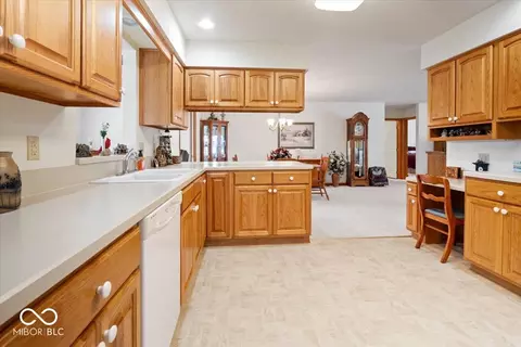 Kitchen - 109 Bay Ridge Dr, Pendleton, IN 46064 photo 5 of 6