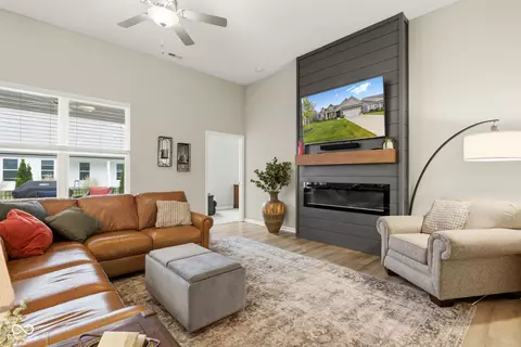 Living - 9832 Olympic Blvd, Pendleton, IN 46064 photo 1 of 2