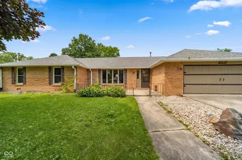 12610 W Arrowhead Dr, Daleville, IN 47334