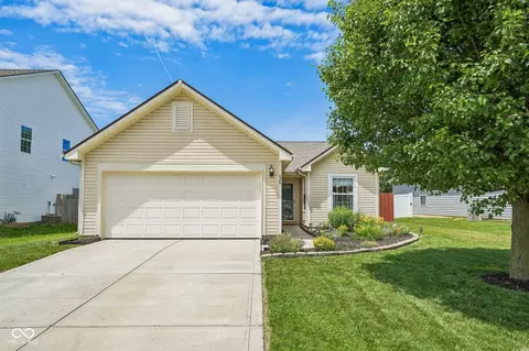 620 Bobtail Dr, Greenfield, IN 46140