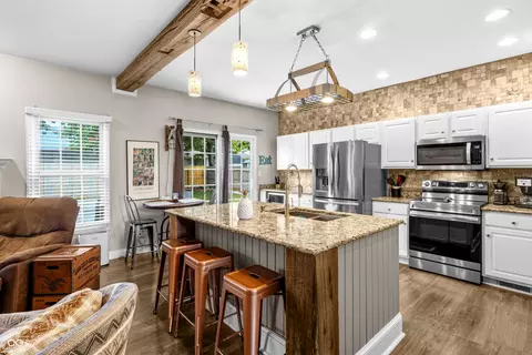 Kitchen - 5926 Regency Dr, Columbus, IN 47203 photo 1 of 12