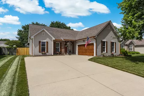Exterior - 5926 Regency Dr, Columbus, IN 47203 photo 13 of 14