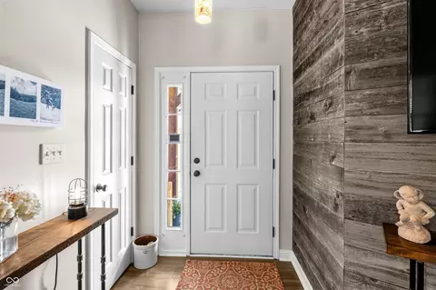 Entry Way - 5926 Regency Dr, Columbus, IN 47203 photo 1 of 4