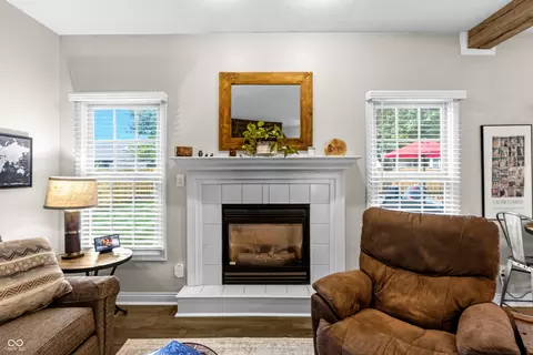 Living - 5926 Regency Dr, Columbus, IN 47203 photo 4 of 6