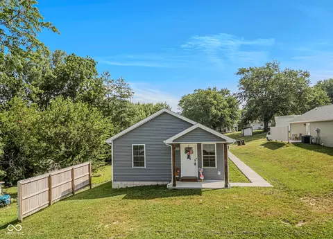 1109 W Vine St, Brownstown, IN 47220
