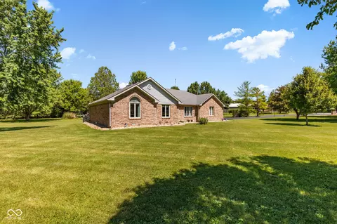 10300 N Serenity Ln, Mooresville, IN 46158