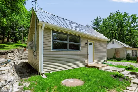 8146 Market, Stinesville, IN 47464