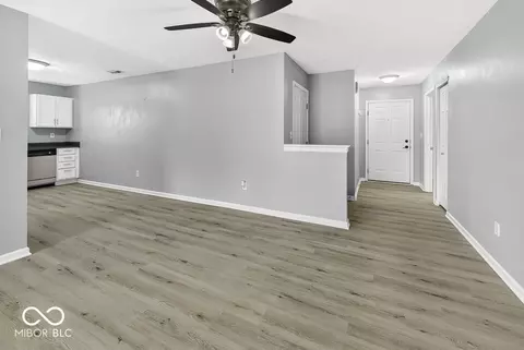 Entry Way - 910 Stonehurst Dr, Franklin, IN 46131 photo 1 of 2