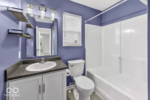 Bath - 910 Stonehurst Dr, Franklin, IN 46131 photo 2 of 2