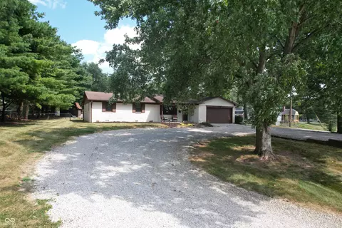3063 Jay Dee Ln, Greenwood, IN 46143