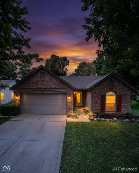 10702 Ashview Dr, Fishers, IN 46038