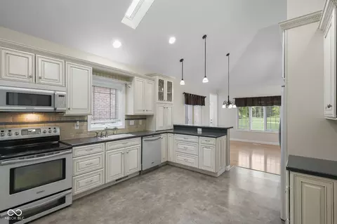Kitchen - 2430 Crossfields Ct, Carmel, IN 46032 photo 2 of 8