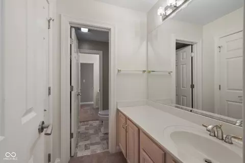 Bath - 2430 Crossfields Ct, Carmel, IN 46032 photo 7 of 11