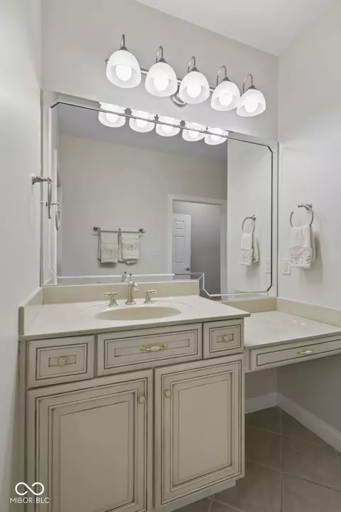 Bath - 2430 Crossfields Ct, Carmel, IN 46032 photo 10 of 11