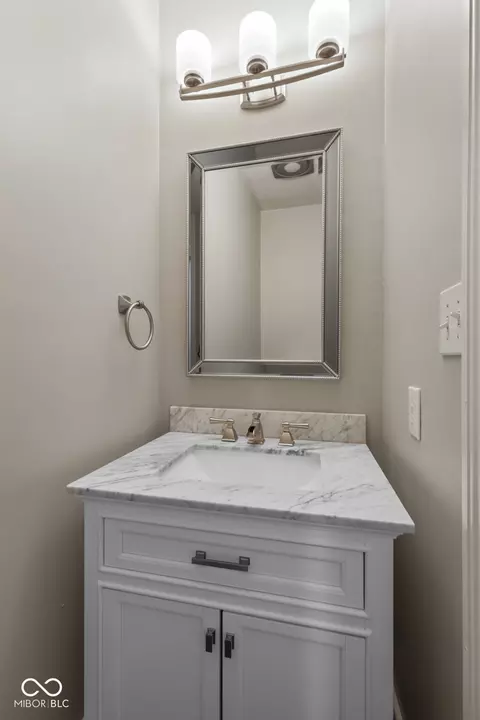 Bath - 2430 Crossfields Ct, Carmel, IN 46032 photo 8 of 11