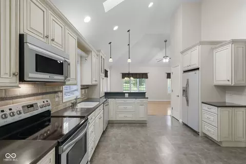Kitchen - 2430 Crossfields Ct, Carmel, IN 46032 photo 8 of 8