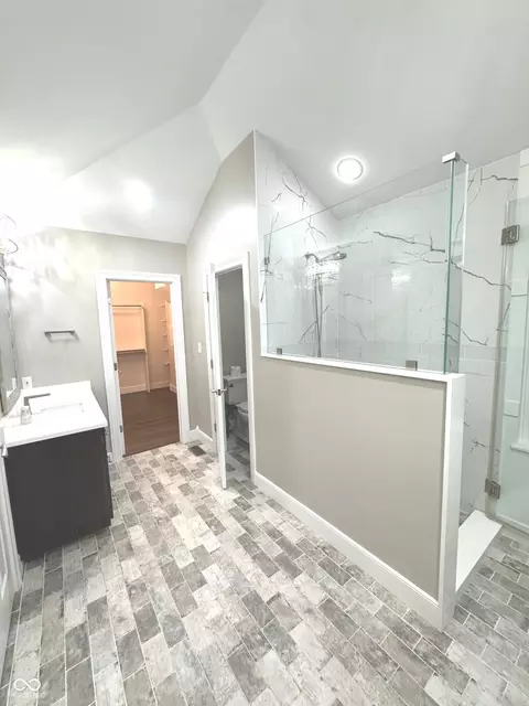Bath - 2430 Crossfields Ct, Carmel, IN 46032 photo 2 of 11