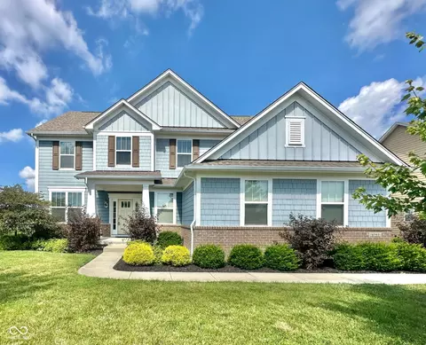 8752 Windpointe Pass, Zionsville, IN 46077
