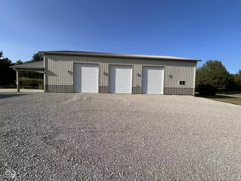 13400 E Base Rd, Columbus, IN 47203 photo 2