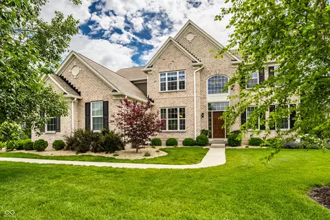 2515 Boylston Ct, Zionsville, IN 46077