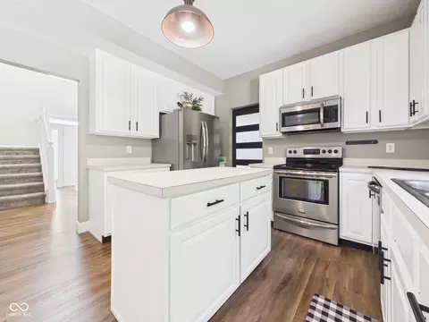 Kitchen - 6342 S Cabriolet Way, Pendleton, IN 46064 photo 2 of 2
