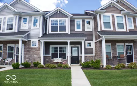 19292 Northwest Dr, Westfield, IN 46074