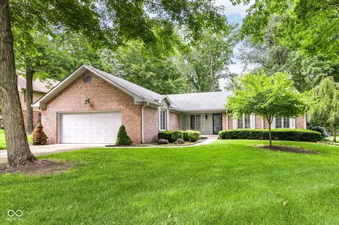 7062 W Christian Dr, New Palestine, IN 46163