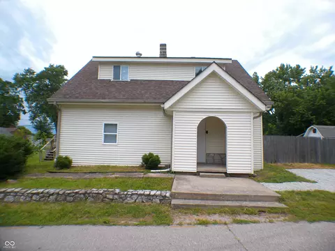 504 E Park St, Trafalgar, IN 46181