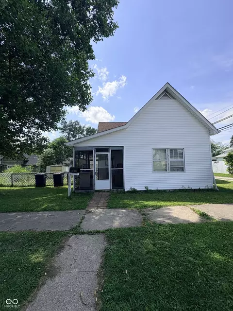 214 S 10th St, Elwood, IN 46036