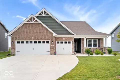 271 Dyson Dr, Whiteland, IN 46184