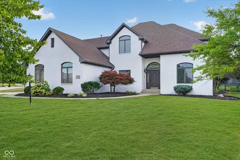 3256 Waterside Ct, Greenwood, IN 46143