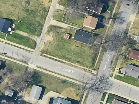 2503 Humboldt St, South Bend, IN 46628