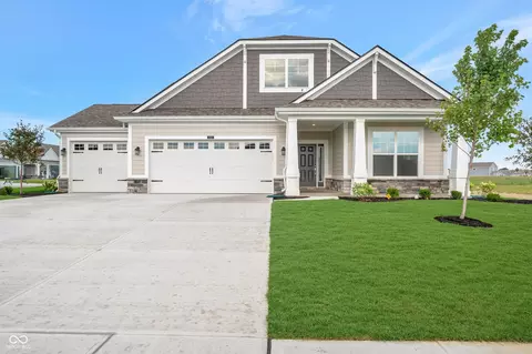 3747 Dutton Dr, Bargersville, IN 46106