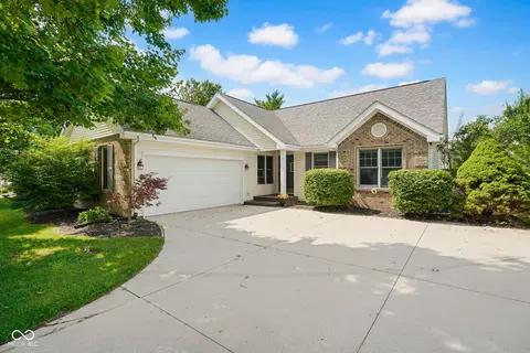 5902 Kennesaw Trl, Columbus, IN 47203