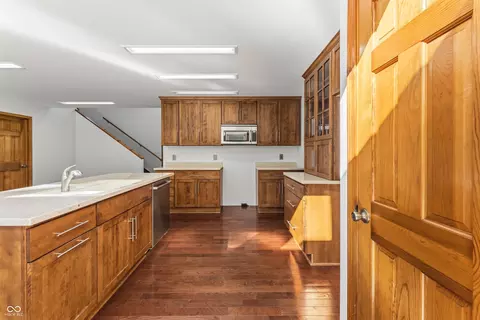 Kitchen - 4200 N County Road 1000 E, Hope, IN 47246 photo 3 of 4