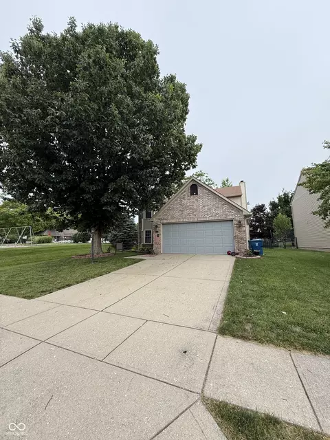 8850 Tanner Dr, Fishers, IN 46038