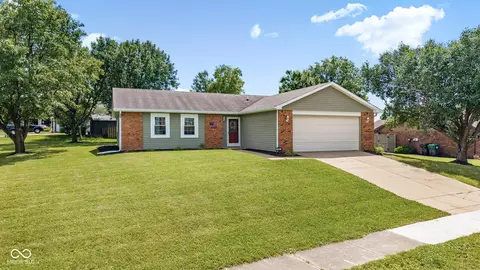 997 Golden Pond Ct, Greenwood, IN 46143
