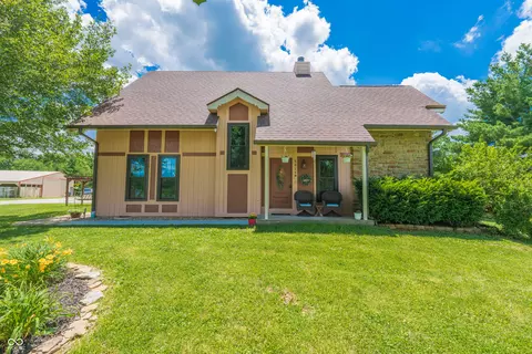 5015 Maple Grove Rd, Martinsville, IN 46151