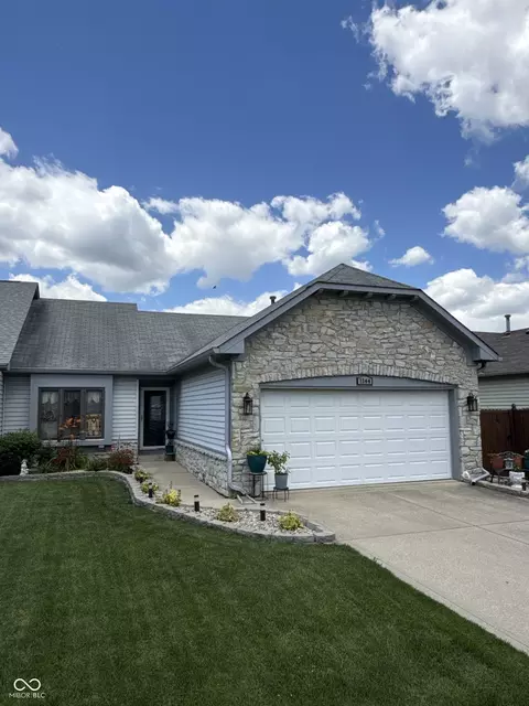 1144 Barbara Dr, Greenwood, IN 46143