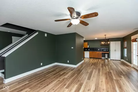 Living - 9698 W Lantern Ln, Pendleton, IN 46064 photo 4 of 4