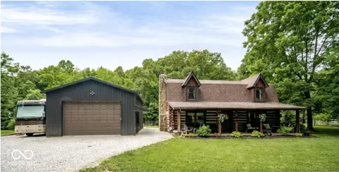 8556 N Chickadee Dr, Morgantown, IN 46160