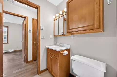 Bath - 2231 Mapleton Ct, Columbus, IN 47201 photo 1 of 3