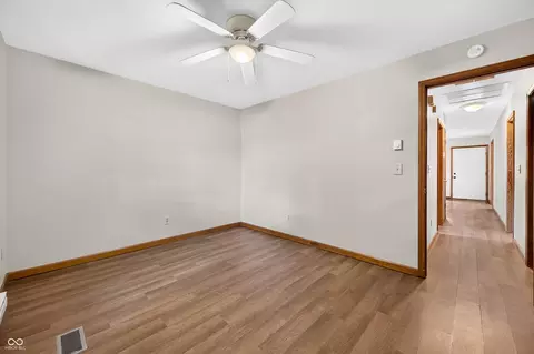 Entry Way - 2231 Mapleton Ct, Columbus, IN 47201 photo 1 of 3