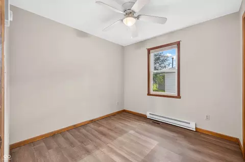 Bedroom - 2231 Mapleton Ct, Columbus, IN 47201 photo 5 of 6