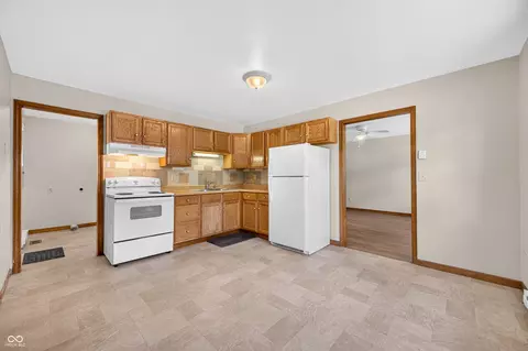 Kitchen - 2231 Mapleton Ct, Columbus, IN 47201 photo 1 of 5