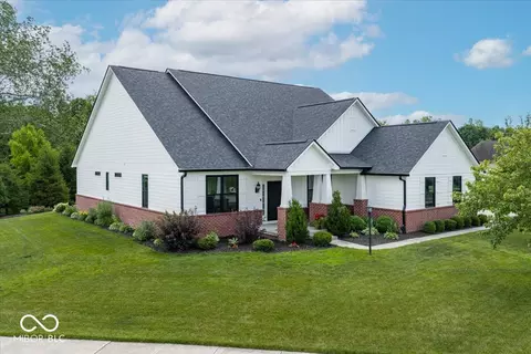 910 Viking Sunrise Ln, Westfield, IN 46074