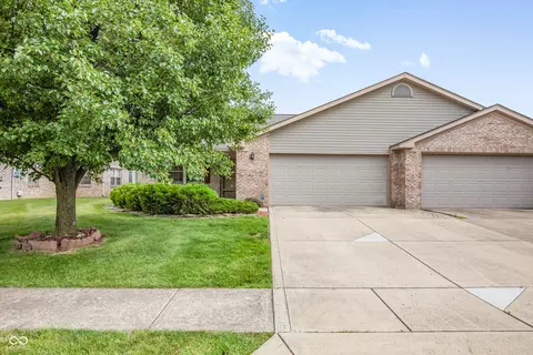 3831 Oak Trl, Indianapolis, IN 46237