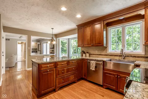 Kitchen - 3644 E Carmel Dr, Carmel, IN 46033 photo 4 of 4