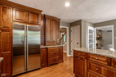 Kitchen - 3644 E Carmel Dr, Carmel, IN 46033 photo 3 of 4